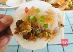 Illustration of how to make steamed scallops with garlic vermicelli 6