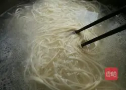 Illustration of how to make Yibin noodles 8