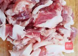 Illustration of how to make fried meat with fungus 3