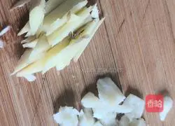 Illustration of how to make loofah tofu soup 4