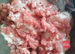 Illustration of making silkless kidney bean and pork dumplings 4