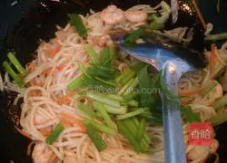 Illustration of how to make shrimp fried noodles 10