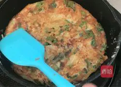 Illustration of how to make mixed vegetable noodle cake 9