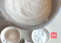 Illustration of how to make white flour steamed buns 1