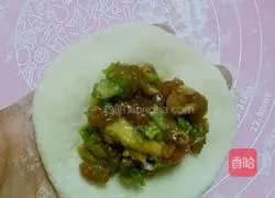 Illustration of how to make cabbage and meat buns 9