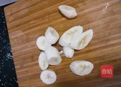 Illustration of how to make cucumber and banana intestine juice 5