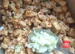 Illustration of how to make tofu buns 14