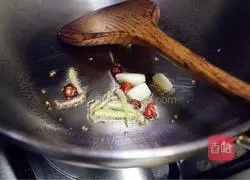 Illustration of how to make spicy fried clams 3