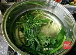 Illustration of how to make hand-rolled spinach noodles 2