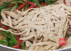 Illustration of how to make fried pork with tofu skin 14