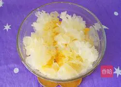  Illustration of how to make yam, red dates and white fungus soup 3