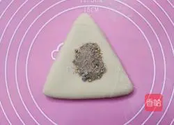 Illustration of making sugar triangle 13