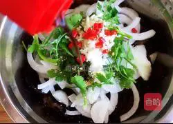 Illustration of how to make onions mixed with fungus 11