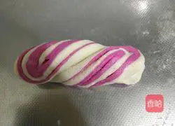 Illustration of how to make two-color flower oil rolls (how to make steamed buns) 15