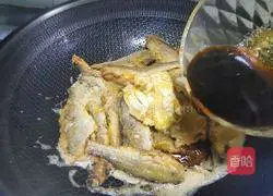 Illustration of braised small yellow croaker 7