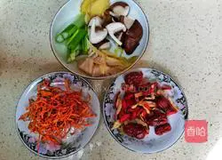 Nutritious and delicious mushroom pork rib soup recipe illustration 3