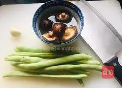 Illustration of how to make noodles with chicken, mushrooms and diced potatoes 2