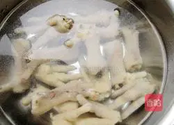 Illustration of how to make cold chicken feet 4