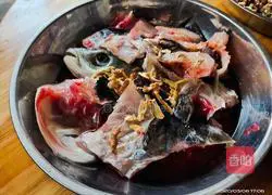 Hot and sour grass carp soup recipe 5