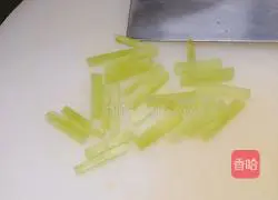 Illustration of how to make pickled pepper and lettuce 1