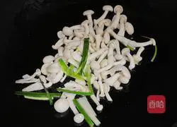 Tomato, seafood and mushroom soup recipe 4