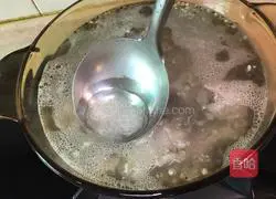 Illustration of how to make barley, winter melon and pork ribs soup 8