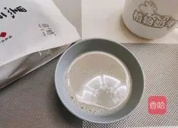 Illustration of how to make fragrant black soy milk 7