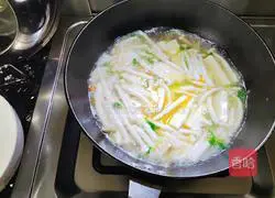 Recipe for Kaiyang Tofu, Seafood and Mushroom Soup Illustration 8