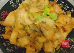 Illustration of how to make fried pancakes with garlic sauce 11