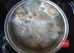 Illustration of how to cook cuttlefish and pork ribs soup 5