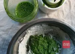 Illustration of how to make spinach pancakes 3