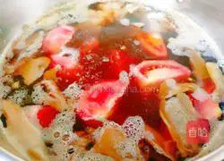 Big Foot Fungus Tomato Beef Bone Soup Recipe Illustration 10