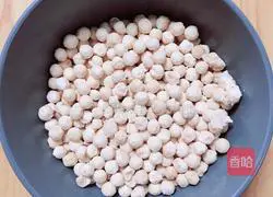 Illustration of how to make pearl cold brew coffee 2