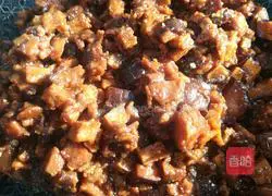 Illustration of hand-made noodles with mushroom meat sauce 3