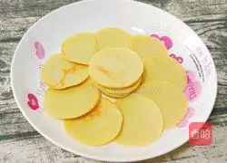 Illustration of how to make banana milk cake (baby food supplement) 9