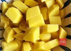 Illustration of how to make large plate of braised chicken rolls 3