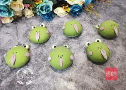 Illustration of how to make a fat frog with a long tongue 12