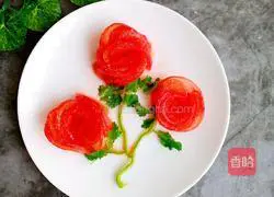 Illustration of how to make tomato roses 6