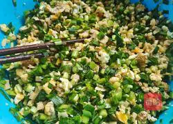 Illustration of how to make leek, egg and ham cake 6