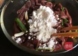 Illustration of how to stir-fry pork liver with green onions 7