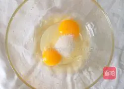 Illustration of how to make spinach juice egg rolls 3