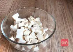 Illustration of how to make egg and tofu soup 2