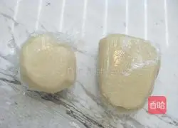 Fresh pickled mustard that falls apart in one bite Illustration of how to make meat mooncakes 4