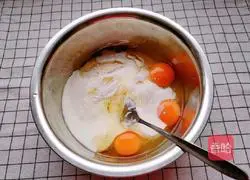 Illustration of how to make egg yogurt waffles 4