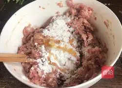 Illustration of how to make dumplings stuffed with purslane and chives 4