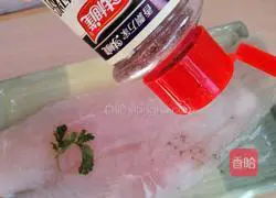 Illustration of how to make pan-fried Longli fish 3