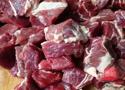 Illustration of how to make beef soup 1