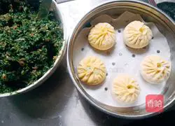 Illustration of how to make pumpkin buns stuffed with shepherd's purse and meat 5