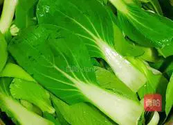 Illustration of how to make rapeseed and egg soup 1