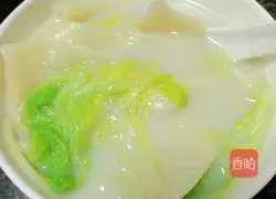 Illustration of cooking noodles in wild crucian carp soup 12